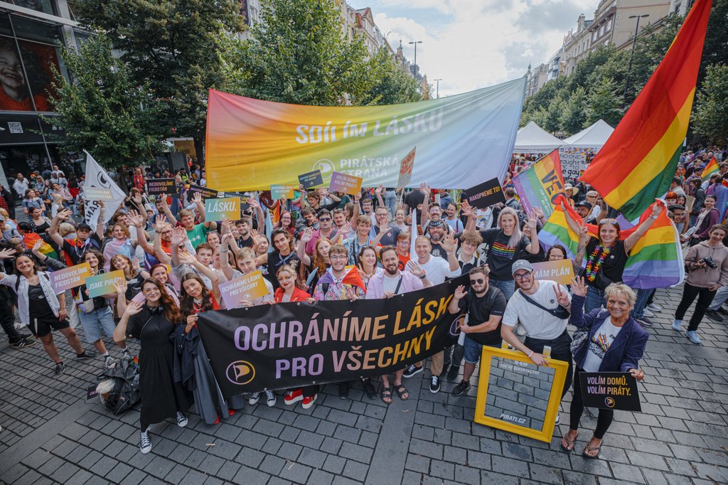Ochráníme lásku pro všechny! Piráti znovu předloží plnohodnotné manželství pro všechny do 100 dnů po volbách