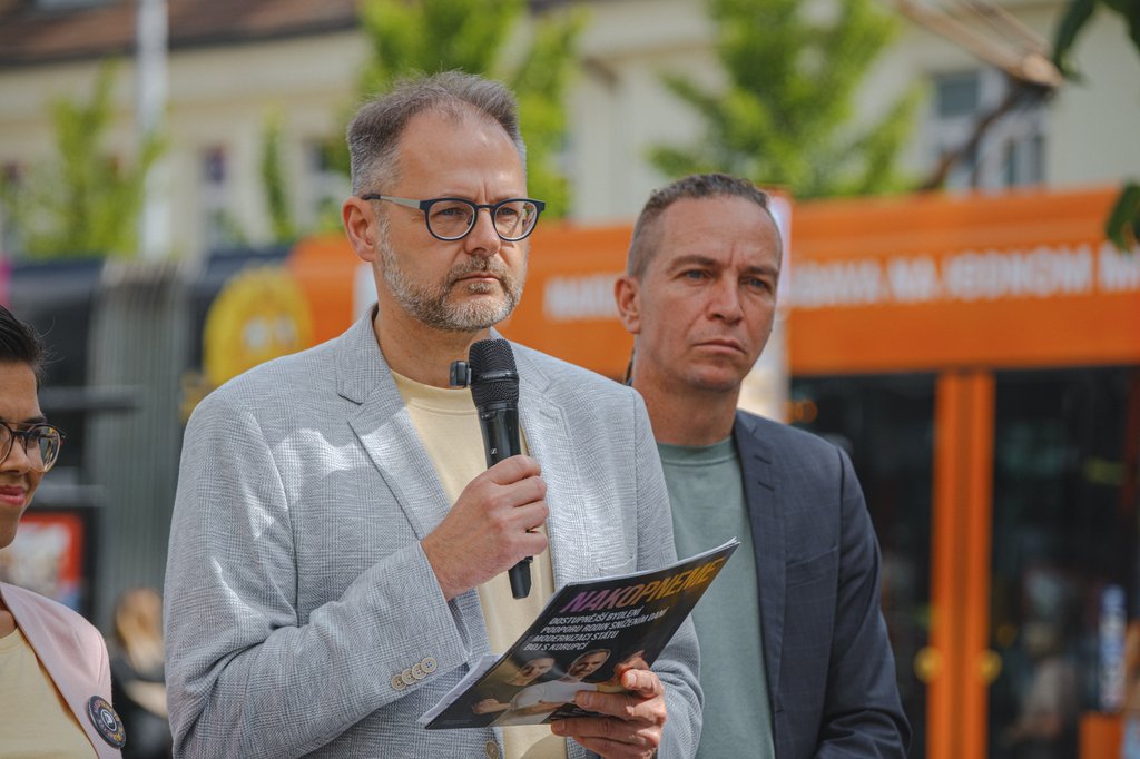 Stanjura promarnil šanci na podporu rodin a růst ekonomiky, komentují finální vládní návrh rozpočtu Piráti