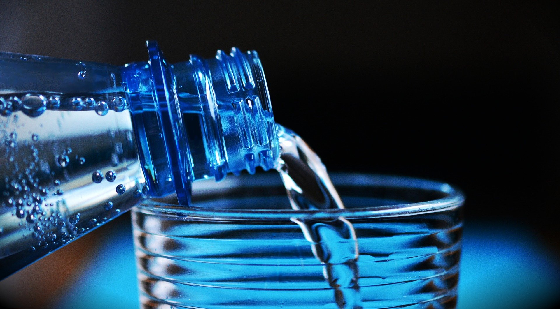 Úřad Zlínského kraje přestane nově nakupovat vodu v PET lahvích